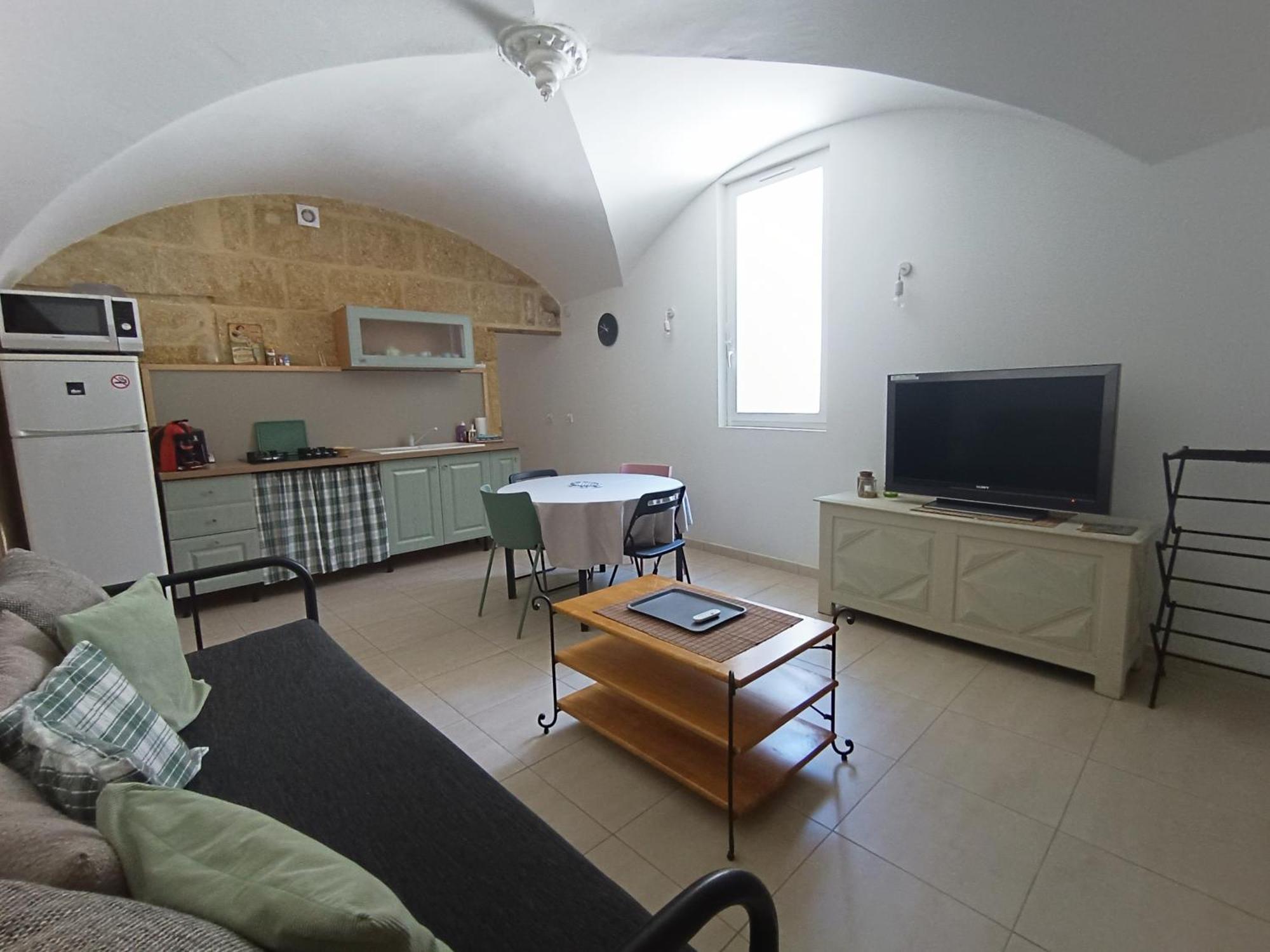 Dans Maison De Maitre, Appartement Independant. Montfrin Exterior foto